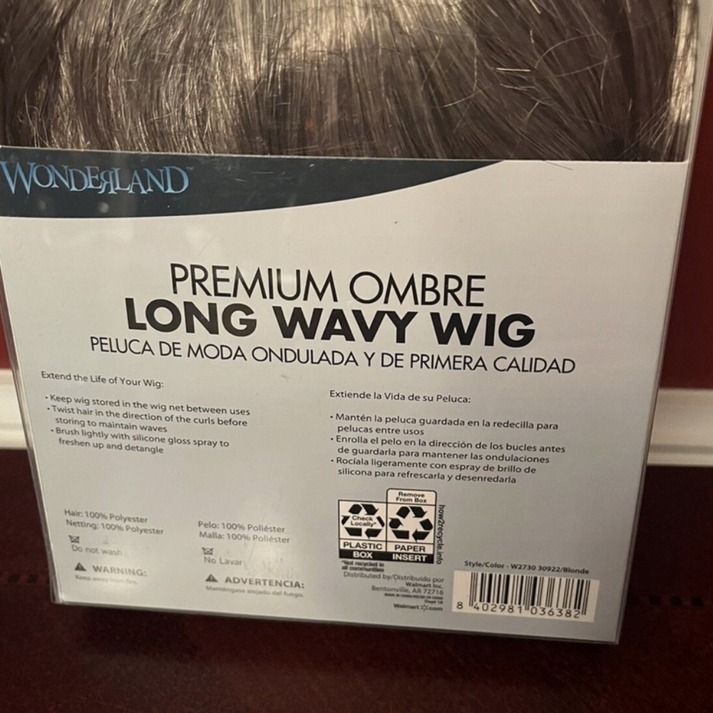 NIB Wonderland Premium Ombre Long Wavy Wig Adult Styleable/Heat Resistant Wig - Picture 2 of 3
